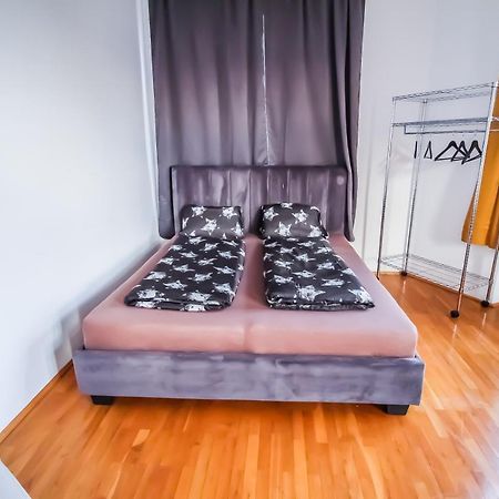 Family 3 Bedroom Apartment Lv7 Wien Exteriör bild