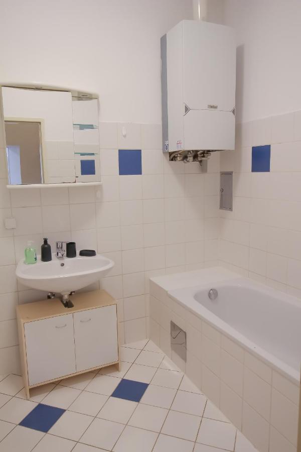 Family 3 Bedroom Apartment Lv7 Wien Exteriör bild
